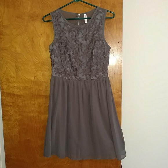 Xhilaration Dresses & Skirts - *final price* Xhilaration dress stitched bodice