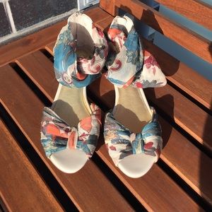 Brand new Seychelles wedge