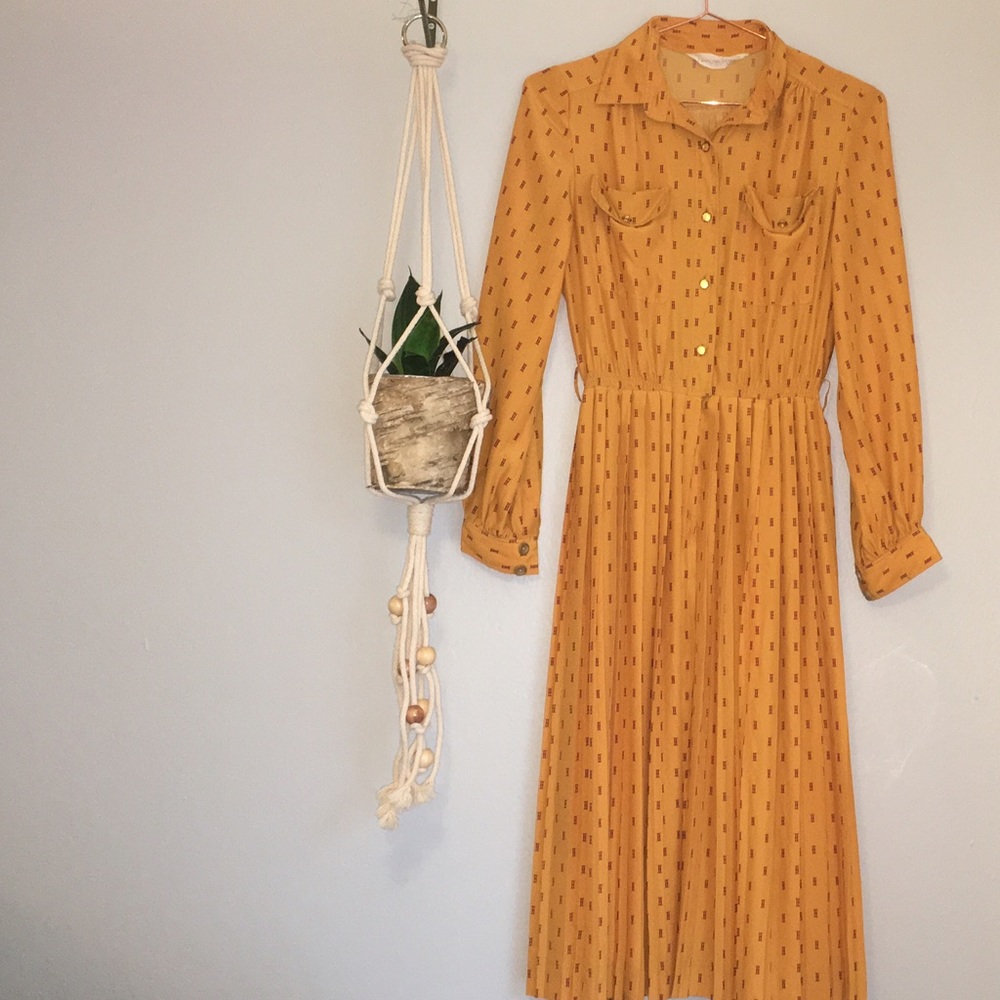 Vintage dress with Pleated Skirt