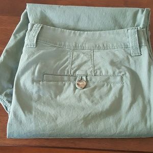 NWOT Old Navy Cropped Green Khakis Size 14 Tall