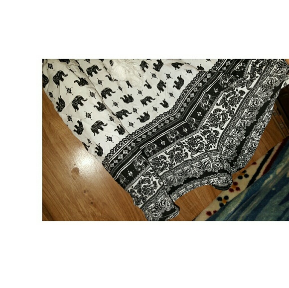 Forever 21 Elephant print romper - Picture 2 of 4