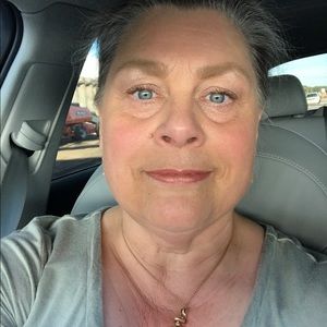 Meet your Posher, Laurel