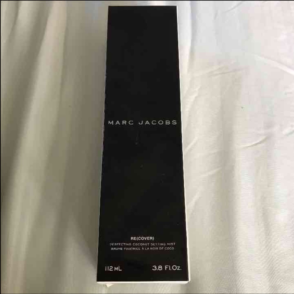 New Marc Jacobs Coconut Setting Spray