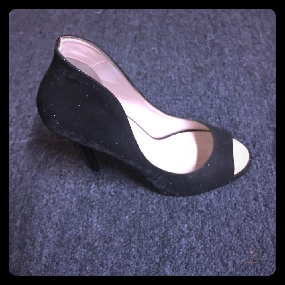 Amazing black pumps with high back