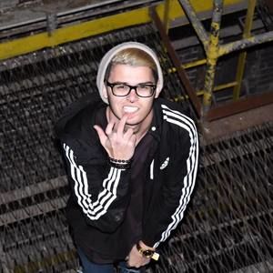 Meet your Posher, Cameron