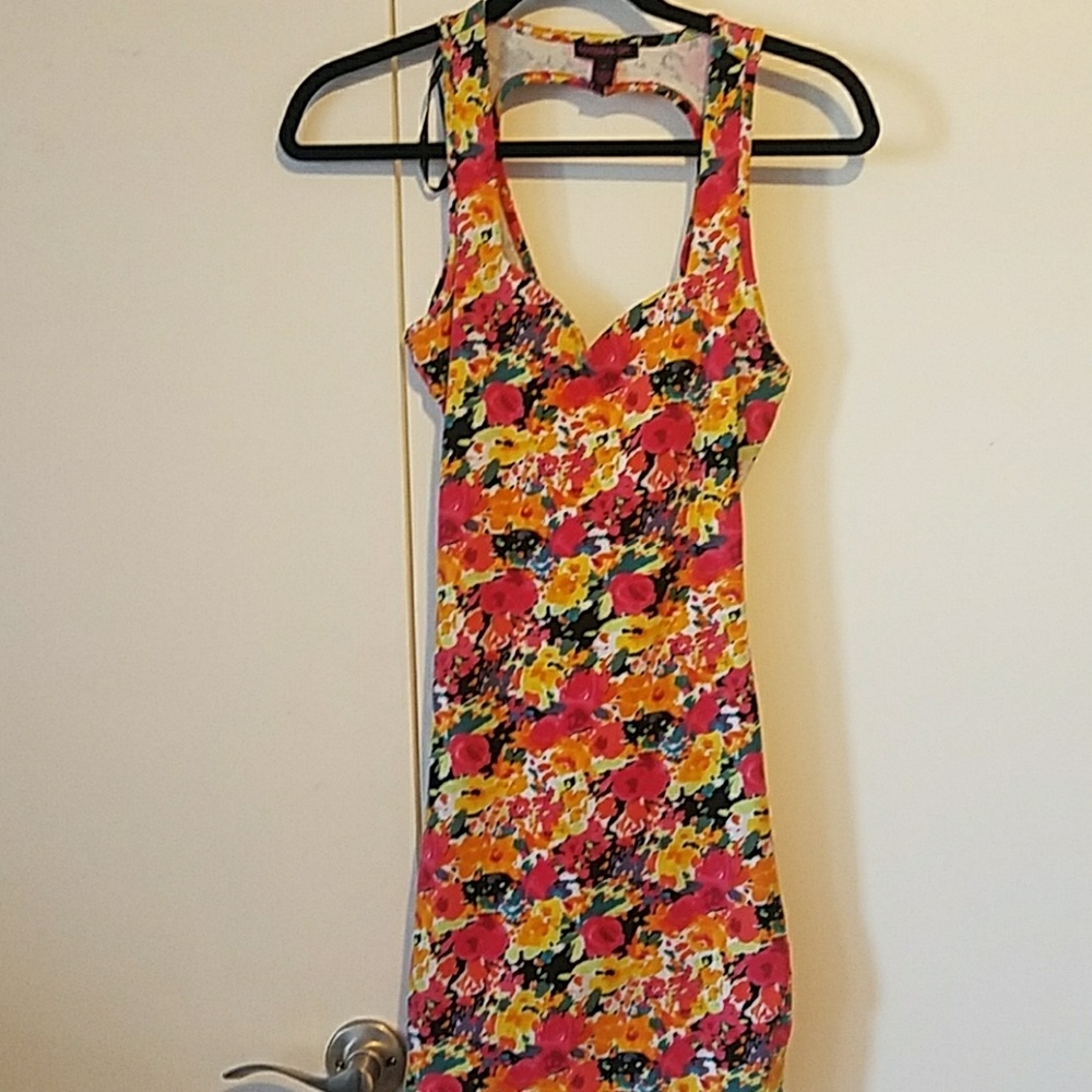 Material Girl body con floral dress, cut out back