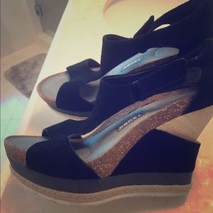 Platform sandals