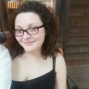 Meet your Posher, Adrienne