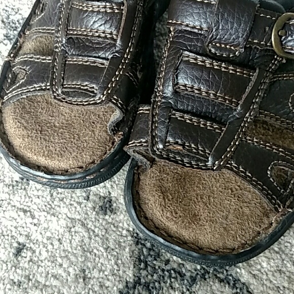 NWT toddler sandals - Picture 3 of 3