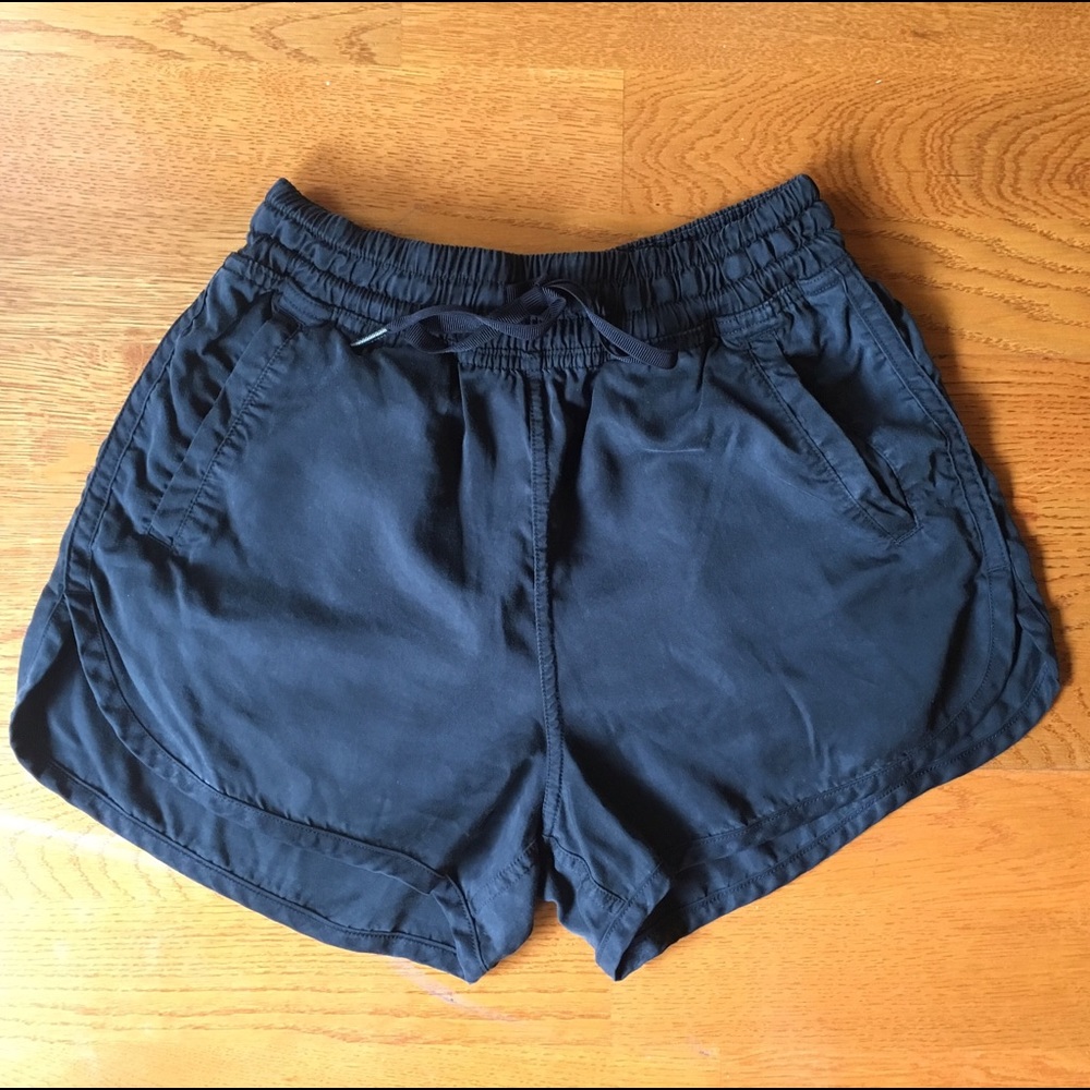 Lululemon Tencel Varcity Shorts | size 2