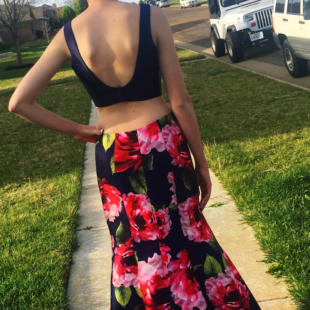 Prom Dress - Picture 3 of 5