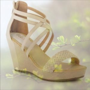Sz 7.5 Bella Marie Strappy Wedges