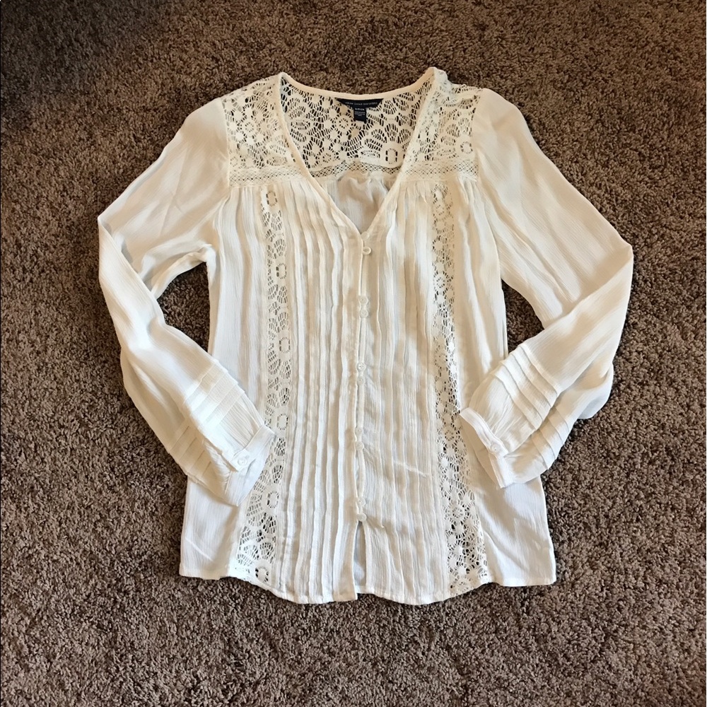 NWOT Beautiful Lace Blouse!
