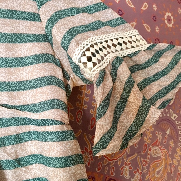 NWT green striped tunic!! Size S - Picture 2 of 4