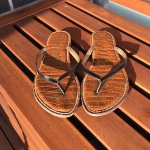 Sam Edelman black thong flats