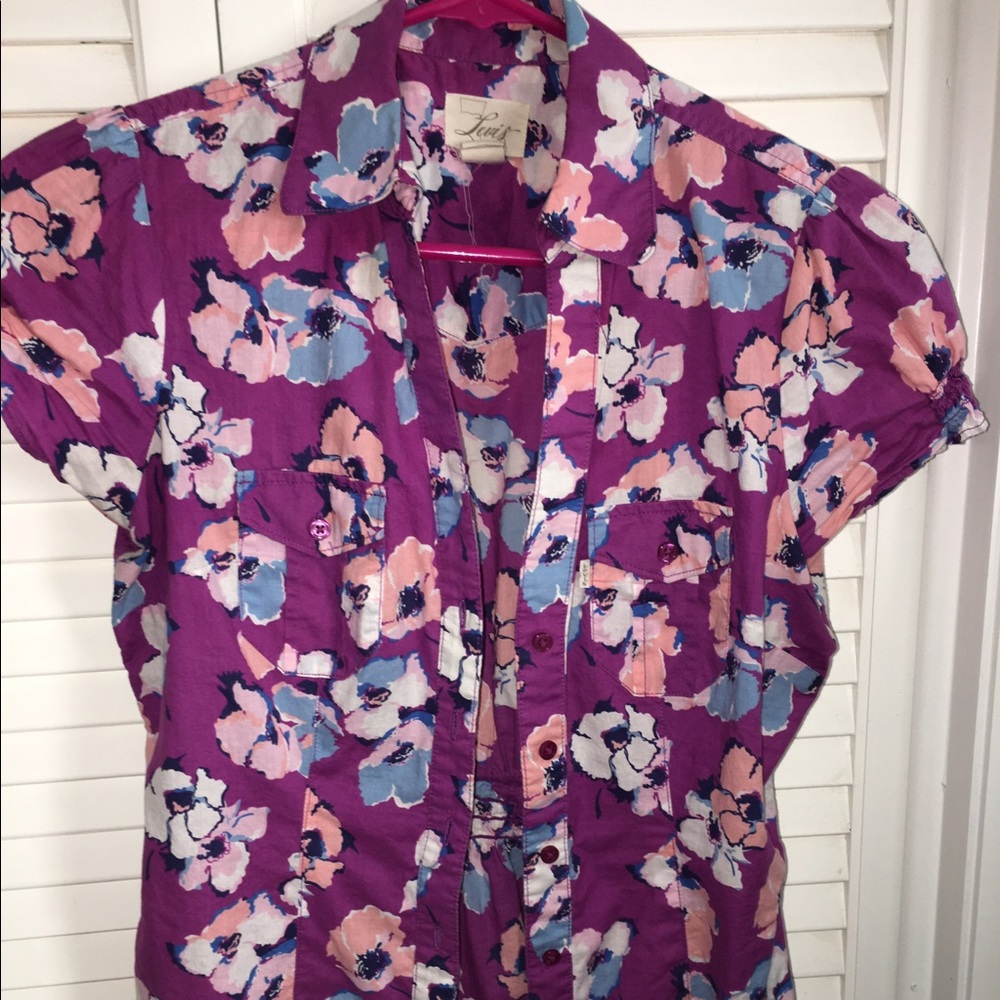 Women's Levi's button top