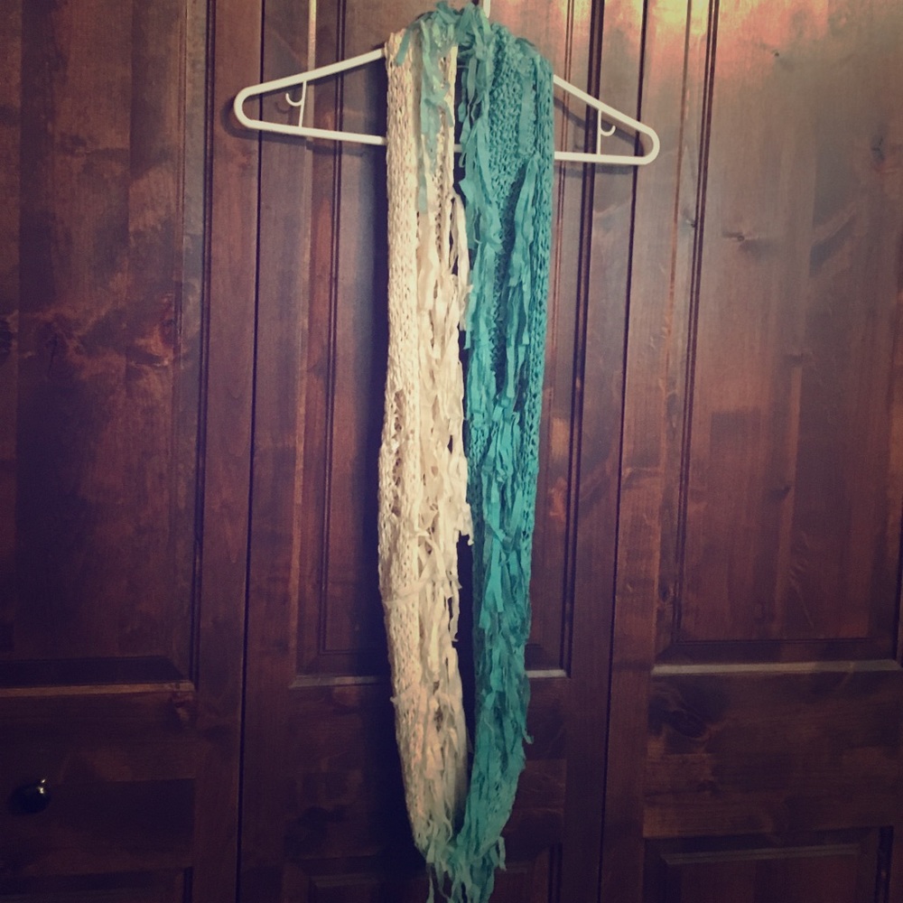 Turquoise & white hombre infinity scarf w/ fringe