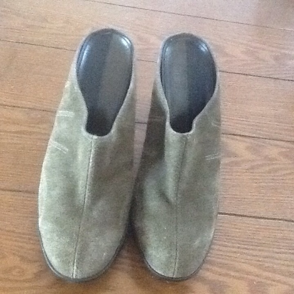 Cole Haan G Series olive suede mules size 8 B