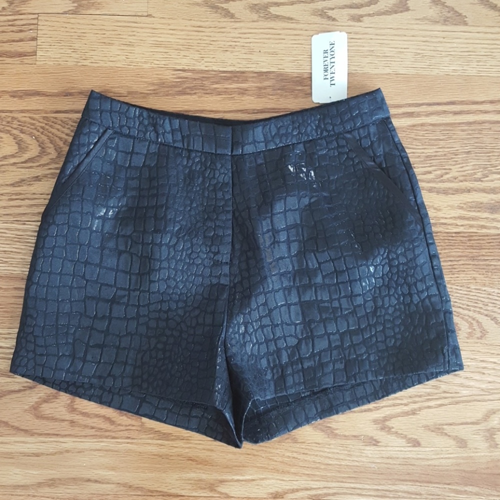 Forever 21 Shorts Black Shiny Animal print