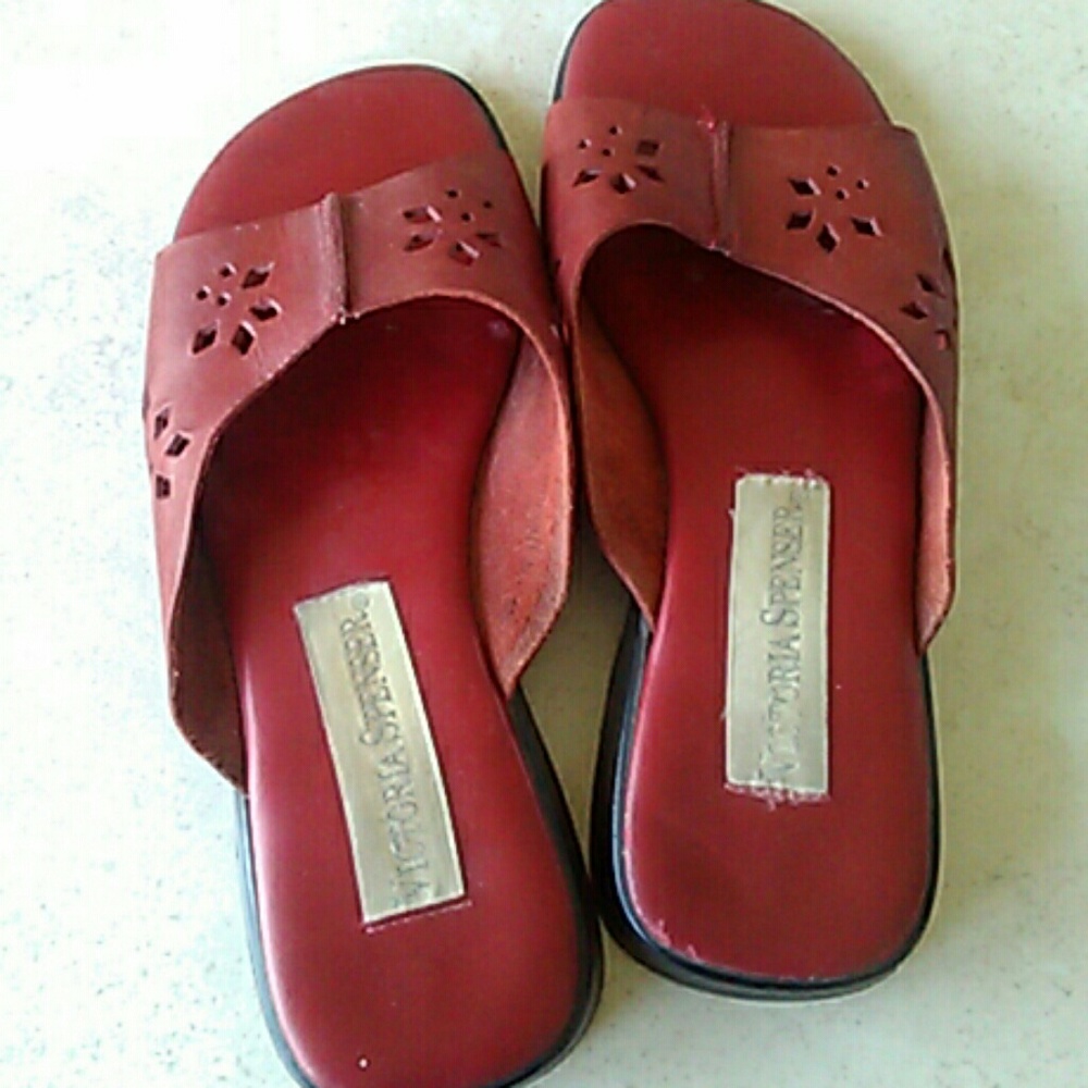 Victoria Spenser sandal size 6 B