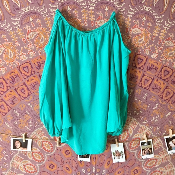 NWT strapless top! One size - Picture 2 of 3