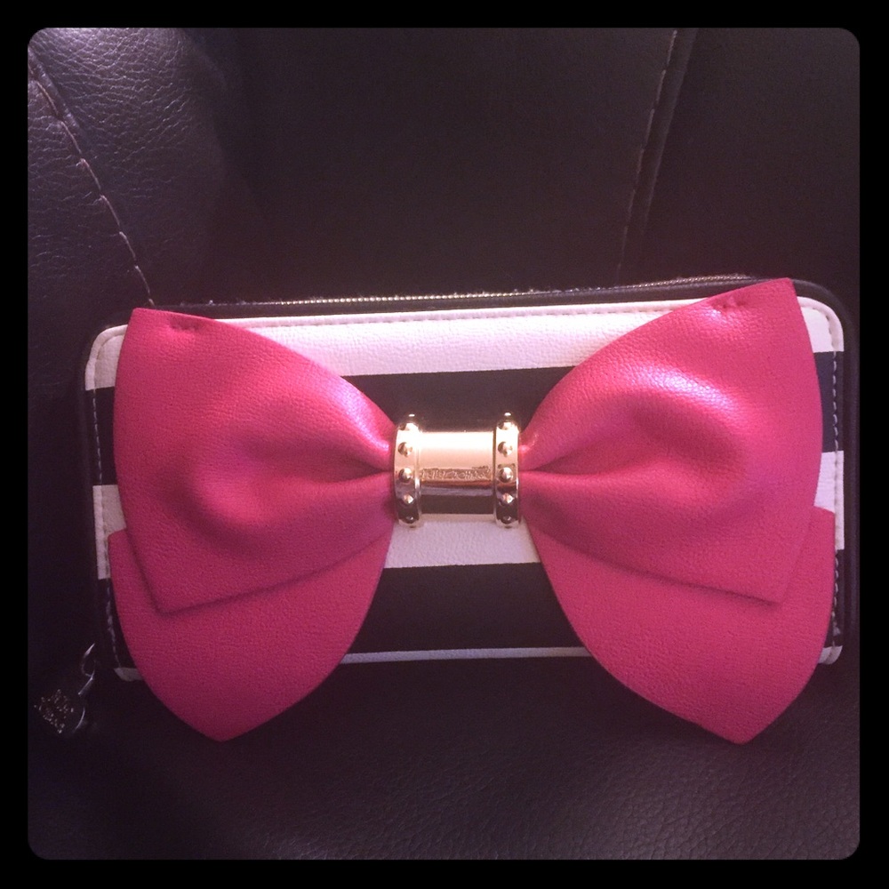 Betsey Johnson Big🎀Bow Wallet