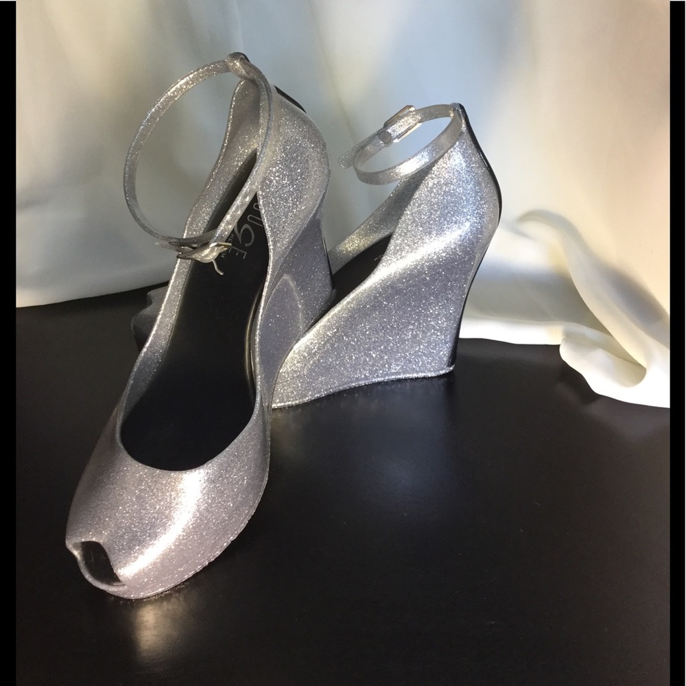 EUC Silver 4" heels