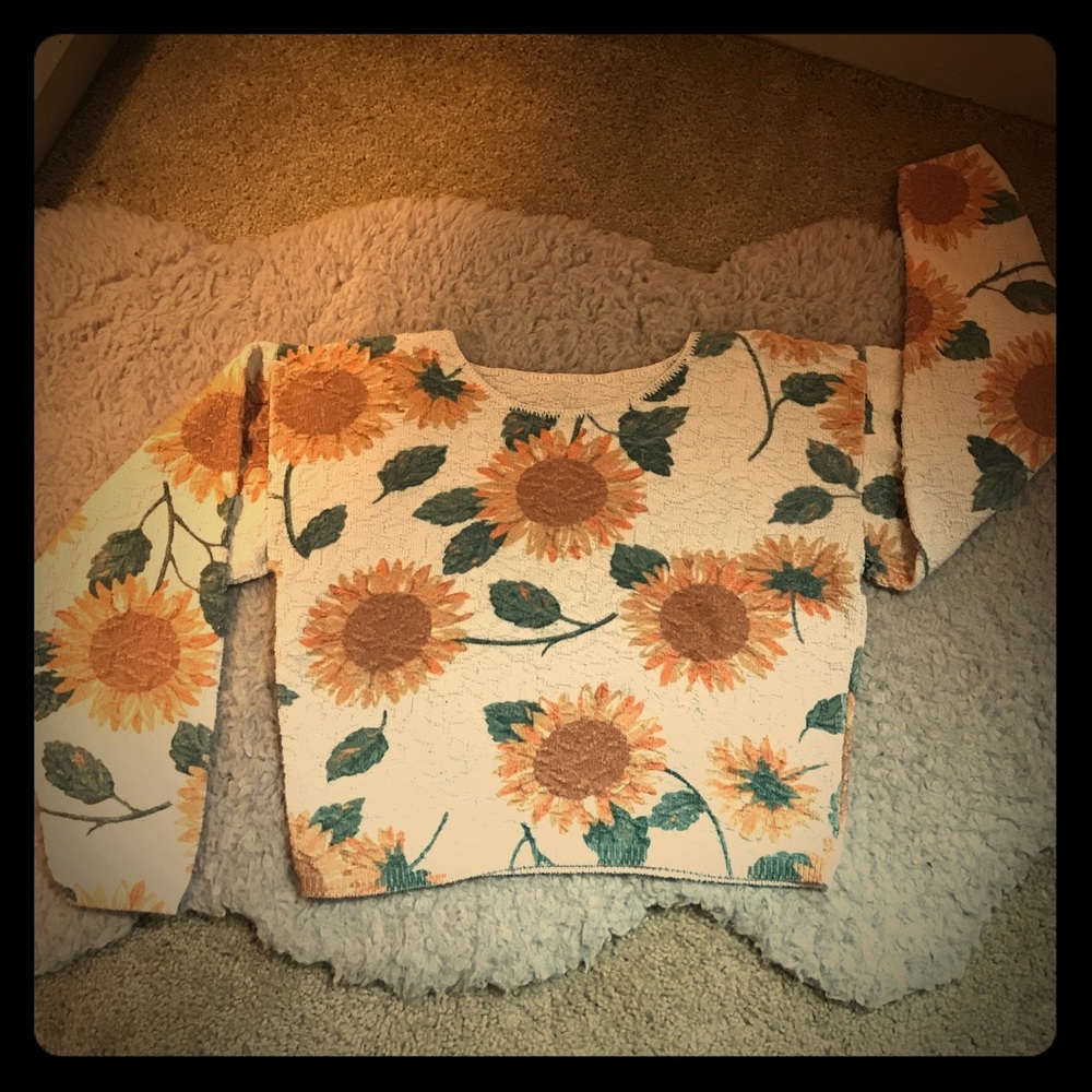 Handmade Crop-Sweater 🌻