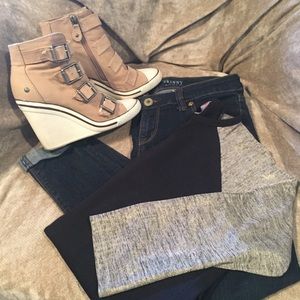 Tan Wedge Heel Sneakers 👠 (Simply Vera Vera Wang)