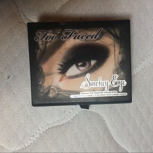Too faced smiley eye palette