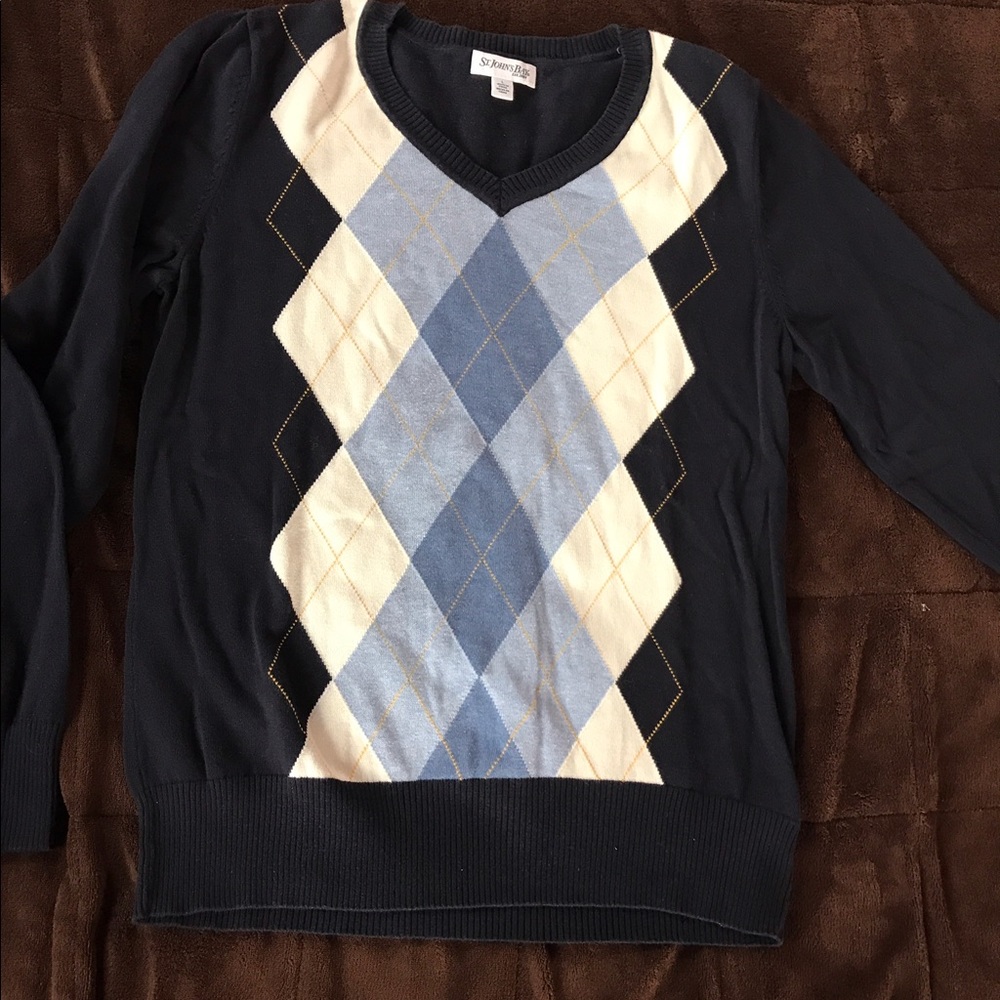 Light weight sweater