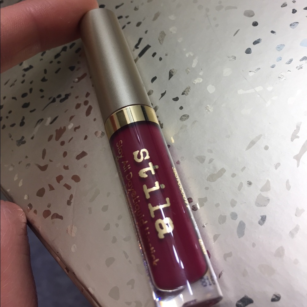 Stila stay all day liquid lipstick in bacca
