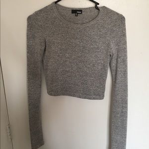 Long sleeve grey crop top