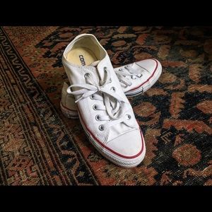 Like New! Classic White Women's Converse