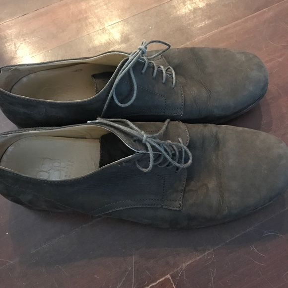 Men\'s brown suede shoes