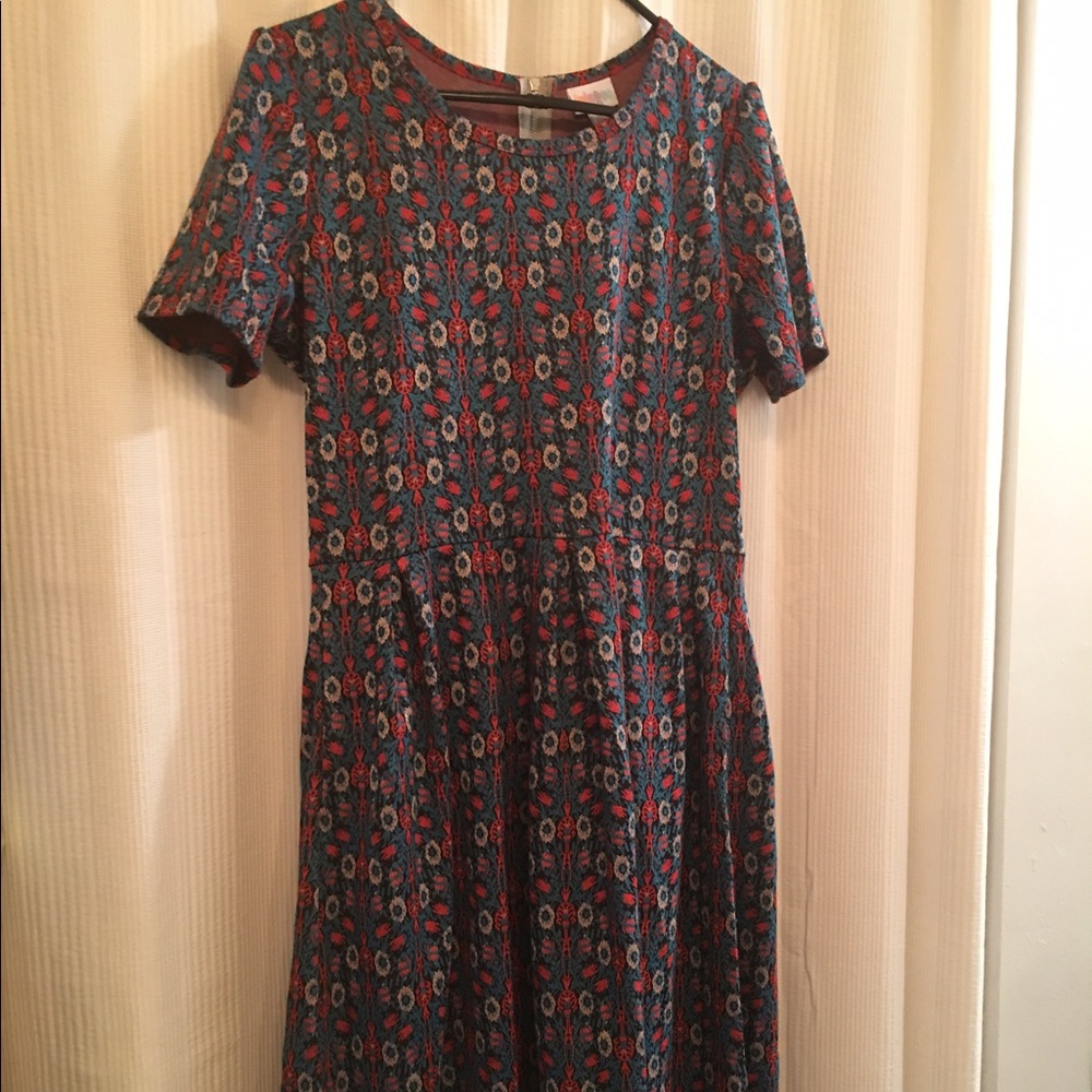 LuLaRoe Amelia STUNNING