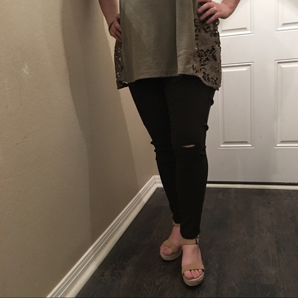 🔴gray color only top - Picture 4 of 4