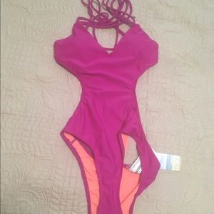 NWT FOREVER21 ONE PIECE SWIMSUIT