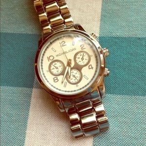 💕 Michael Kors watch  💕 LIKE NEW 💕 GORGEOUS 😍