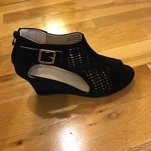 Black wedges never worn size 10
