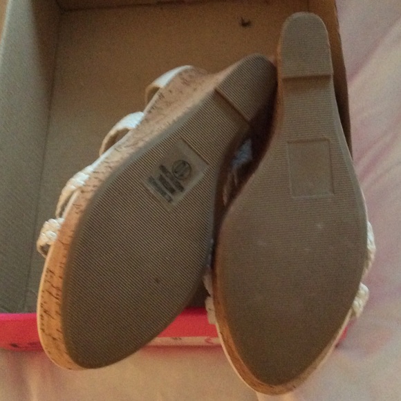 NWOT White Wedges - Picture 2 of 3