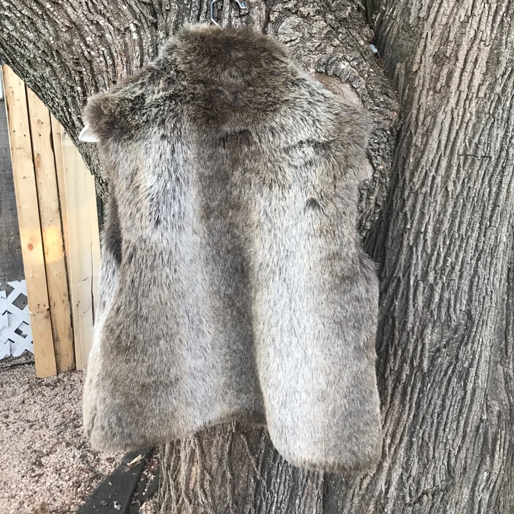 Beautiful Faux Fur Reversible Vest - Picture 2 of 4