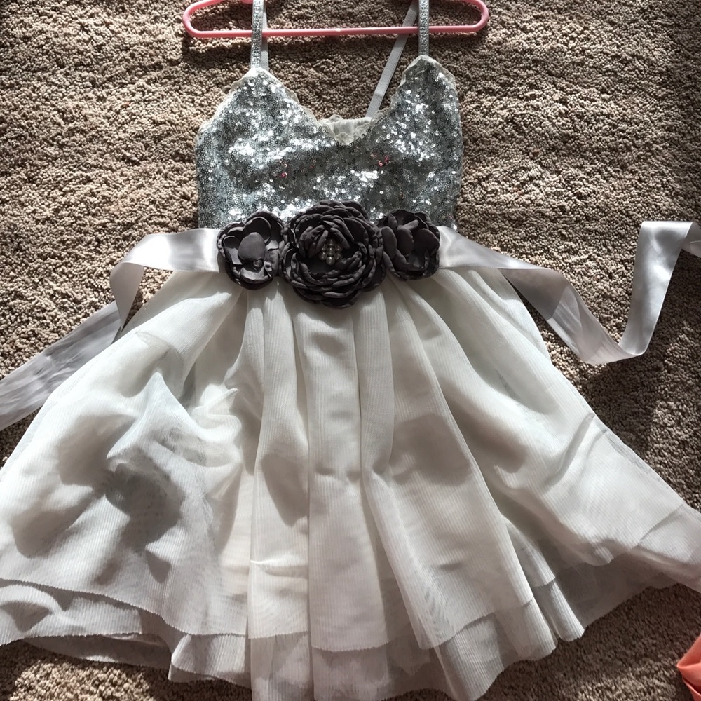 Girls size 8 formal dress