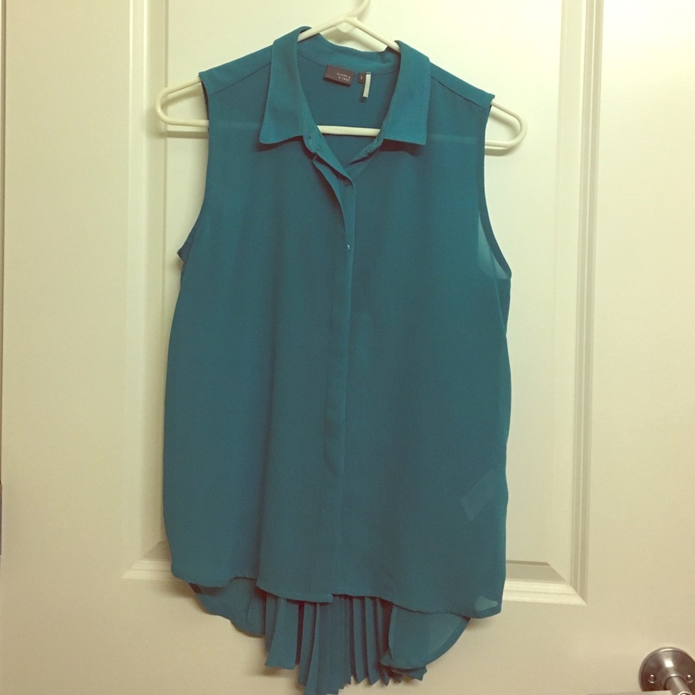 Urban Outfitters Sleeveless Hi-Low Accordion Shirt