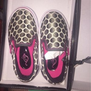 Toddler slip on sneakers