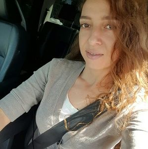 Meet your Posher, Joelle