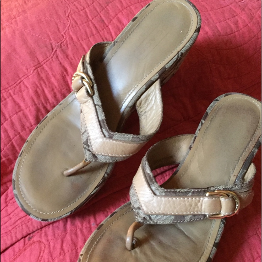 🎉🎉 SOLD 🎉🎉💯 Authentic Coach wedge