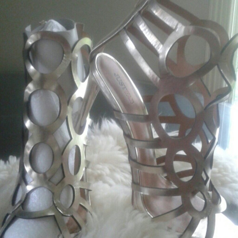 Shoes - Picture 2 of 3