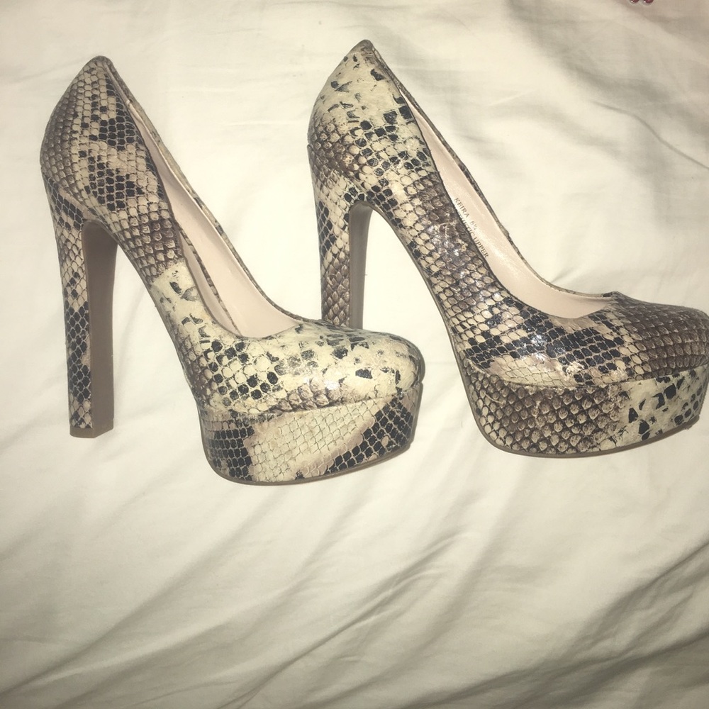 Neverworn ZIGI SOHO snake skin heels size 6.5