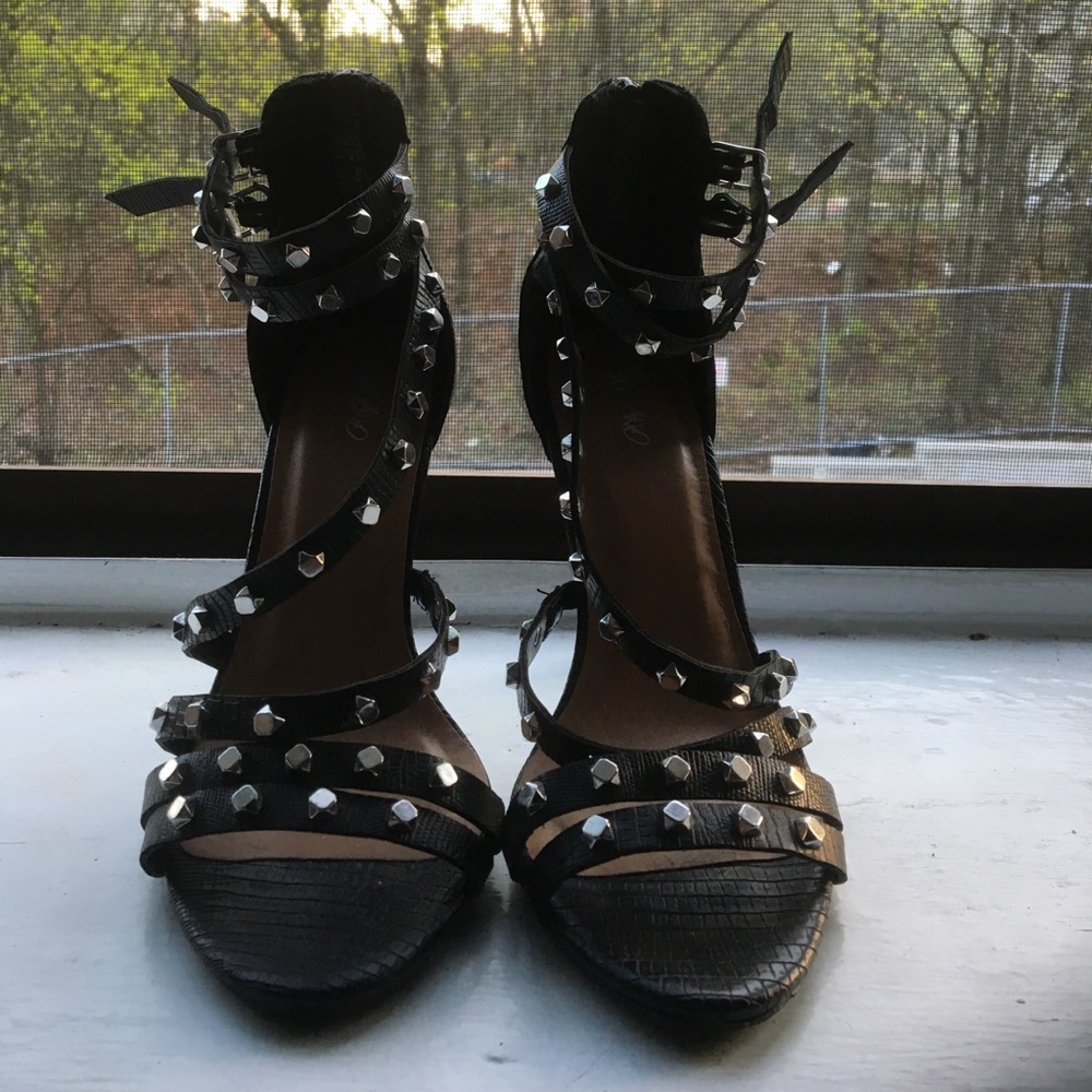 Mossimo studded pumps